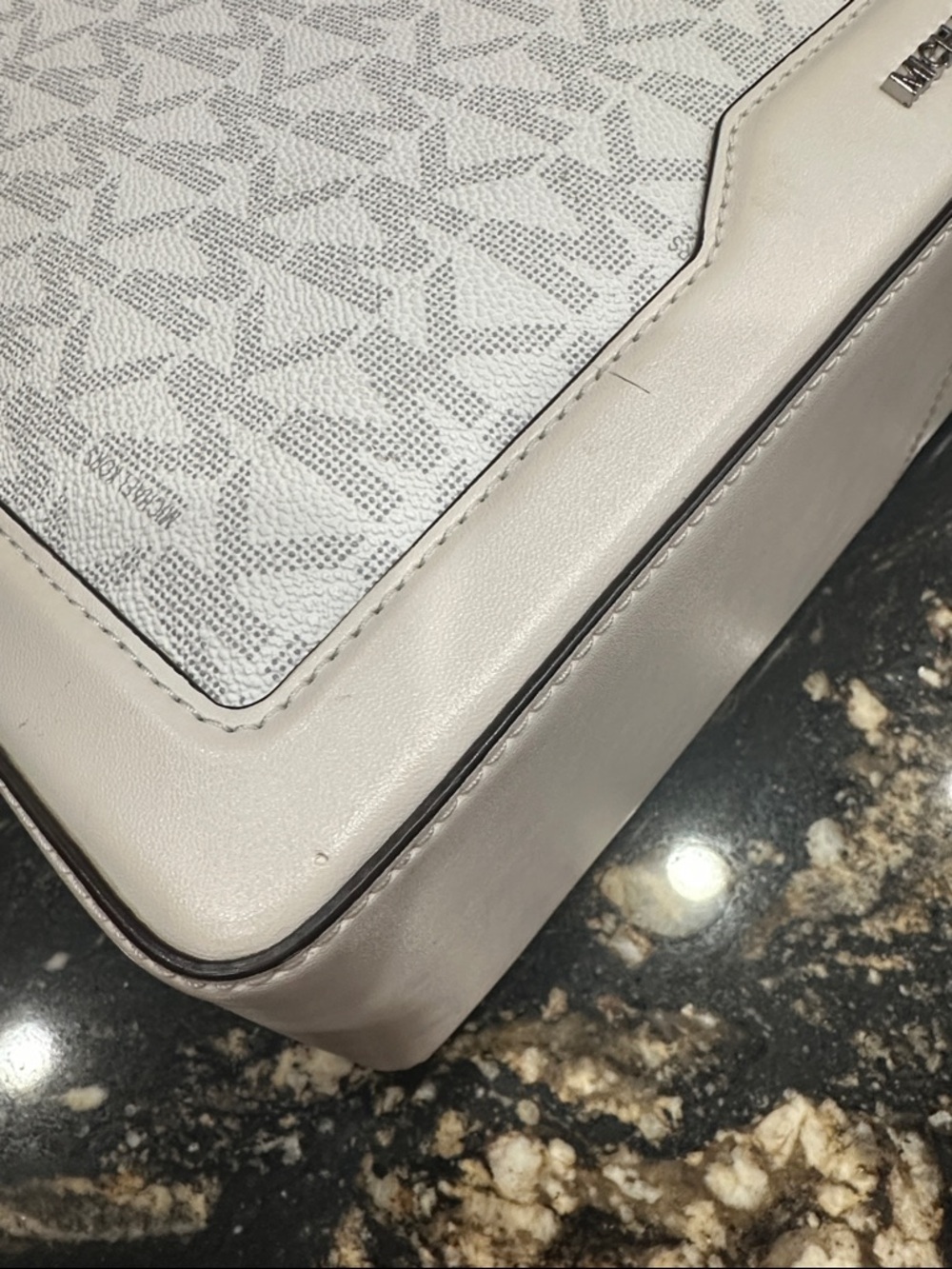 Michael Kors Jessie Signature Satchel - Picture 15 of 15